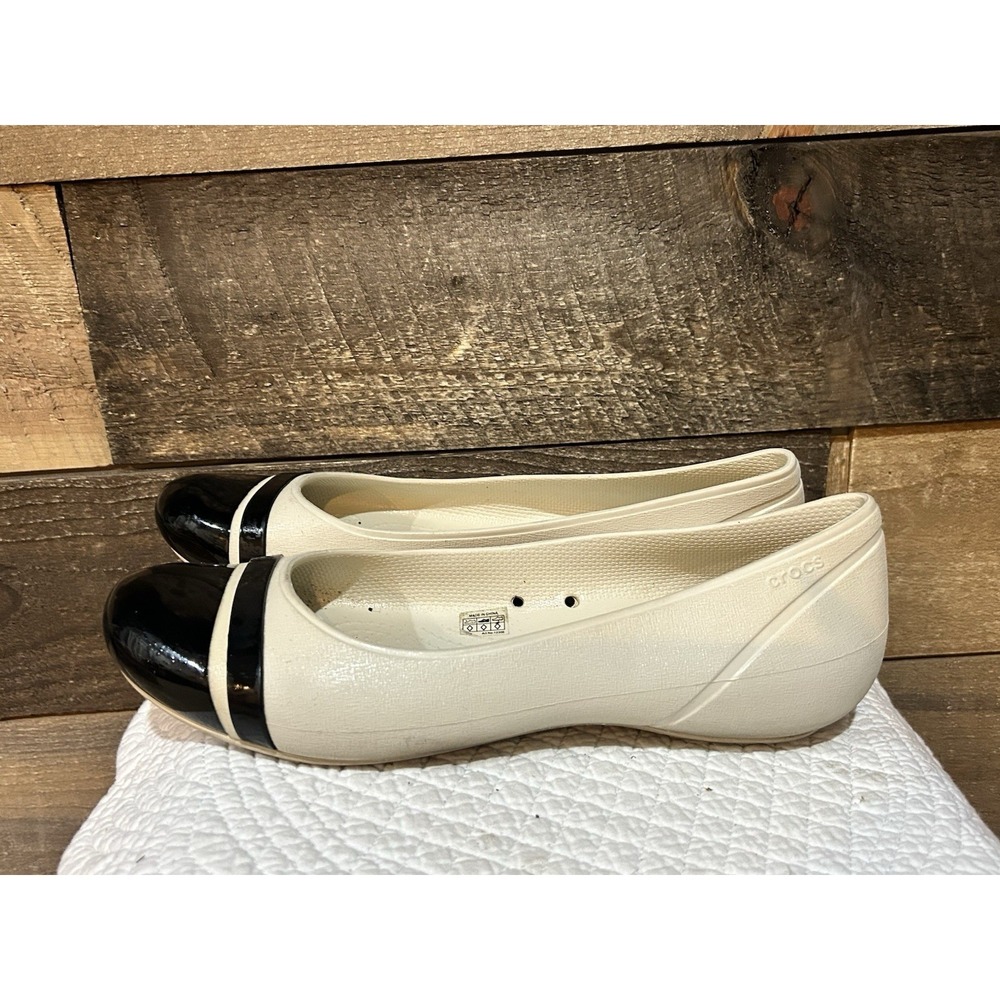 Cute! Womens CROCS CAP TOE Flats - Shoe Size 11 White & Black EUC